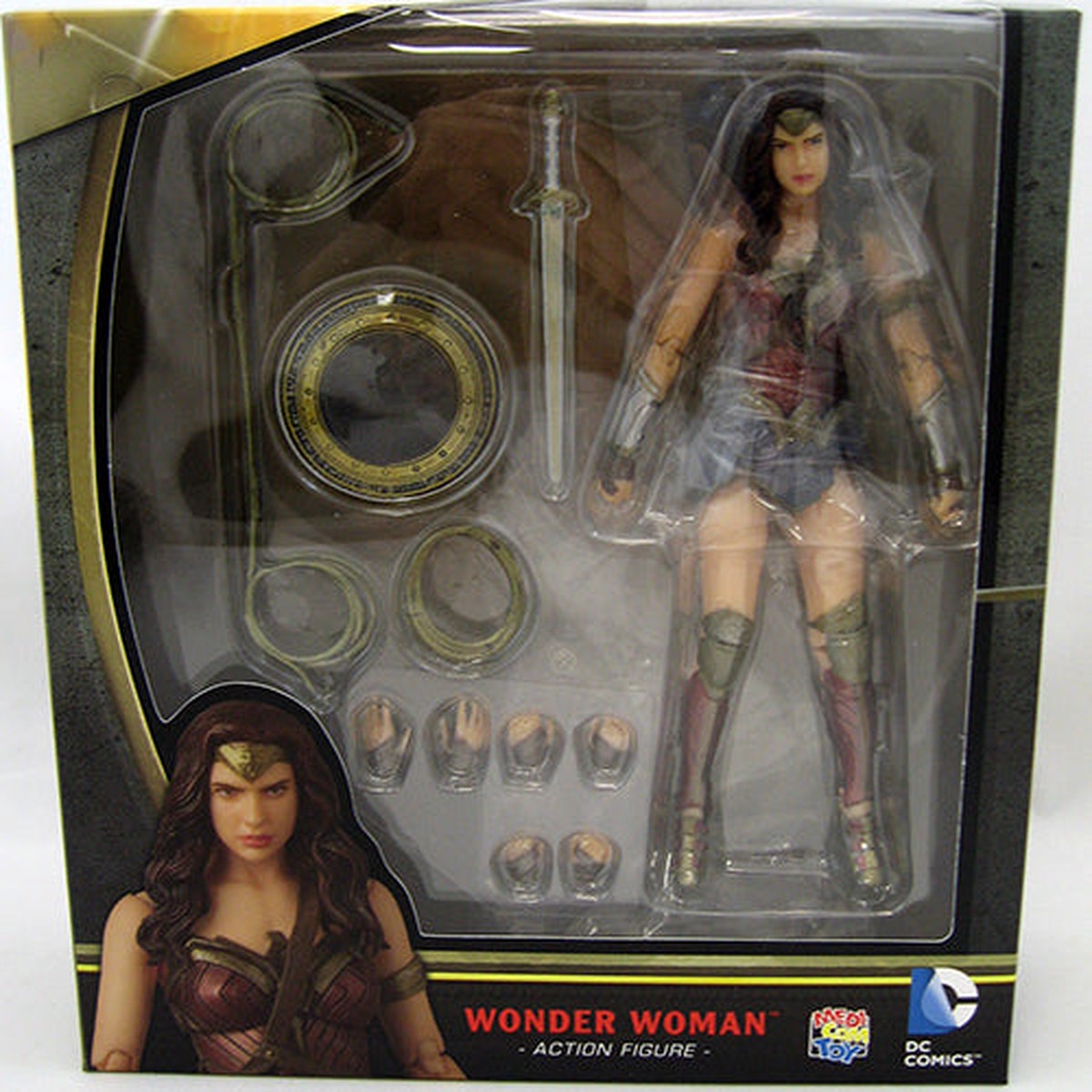 Batman vs Superman Dawn of Justice 6 Inch Action Figure MAFEX Series – Wonder Woman (Shelf Wear Packaging)
