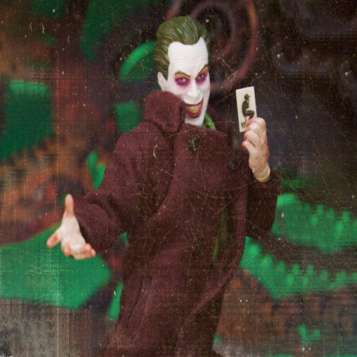 Mezco Toyz ONE:12 The Joker: Gotham by Gaslight – Deluxe Edition Action Figure Exclusive